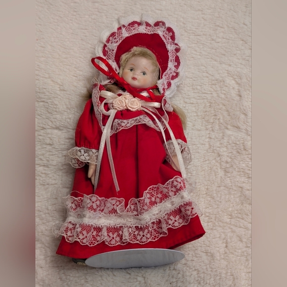 Vintage Porcelain Dolls Set 4 Red Velvet Lace Victorian Coquette Holiday Decor - Picture 2 of 5